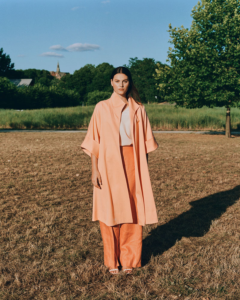 Sleeveless top in silk charmeuse with front and back v-neck